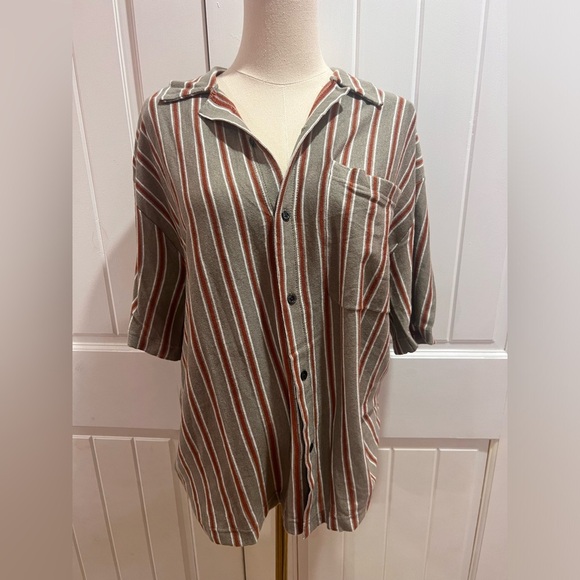 American Eagle Button Down Knitted Striped Collared Shirt Size Medium NWOT - Picture 1 of 2